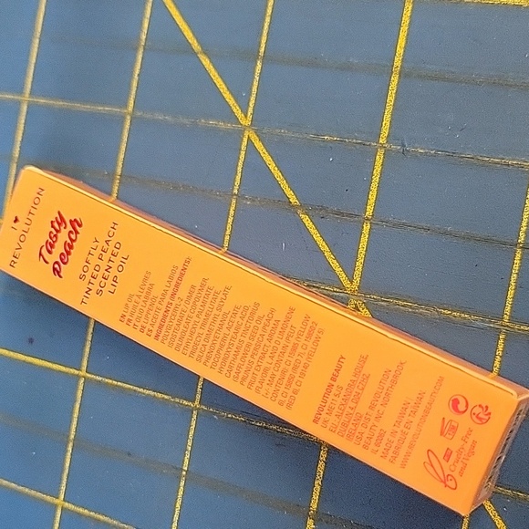 Revolution Sweet Peach Lip Oil 6ml New Sealed Box - Picture 2 of 2